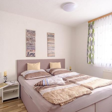 Ferienwohnung Agerblick 3 Zimmer Mit Kueche, 83M2 Lenzing Exterior foto