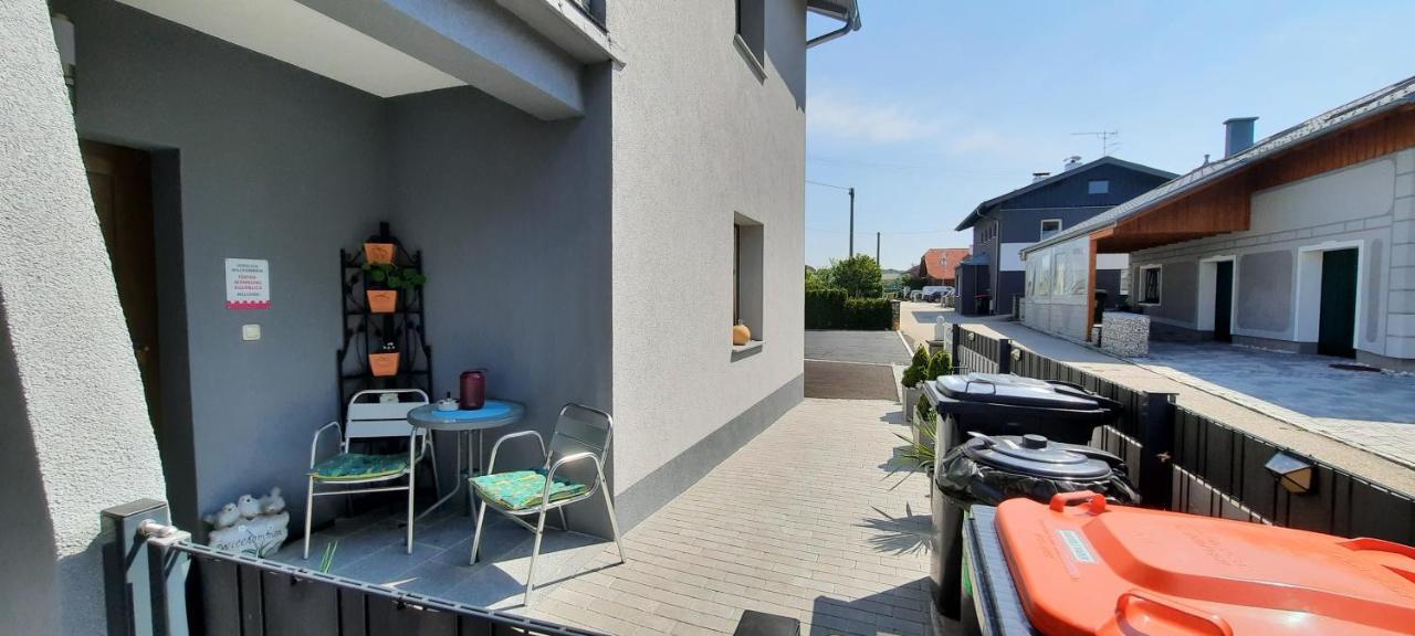 Ferienwohnung Agerblick 3 Zimmer Mit Kueche, 83M2 Lenzing Exterior foto